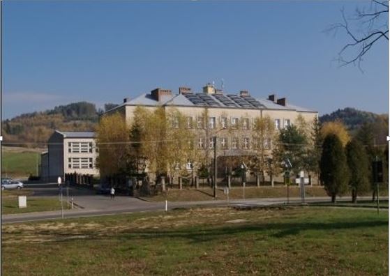 Zdjęcie budynku szkoły podstawowej w Bliznem