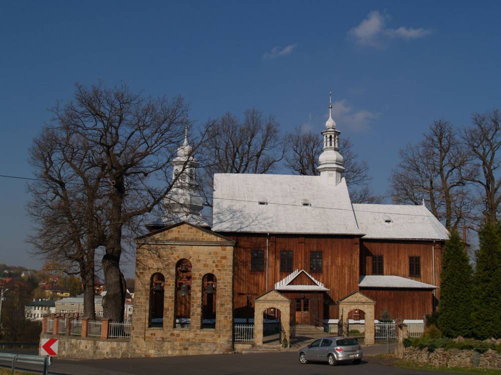 Zdjęcie kościoła parafialnego w Jasienicy Rosielnej