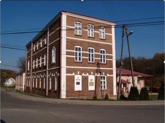 Zdjęcie budynku szkoły podstawowej w Orzechówce